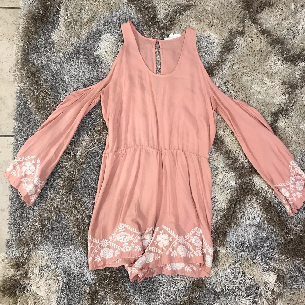 Light pink romper🌸